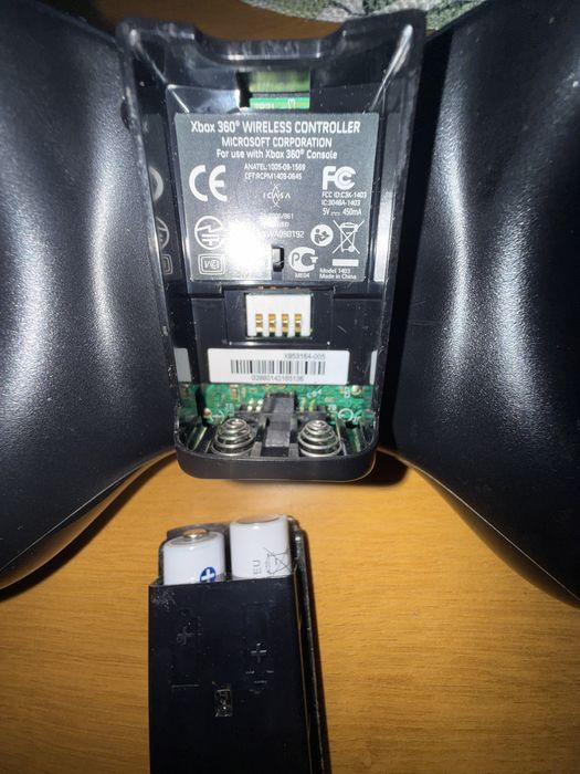 Xbox 360 gamepad bezprzewodowy Microsoft - dostepne 2 sztuki