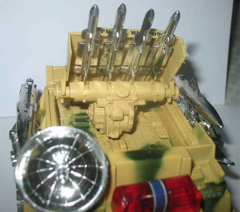 Armoured Car - On the Snow Field (similar a Snow Cat GI Joe)