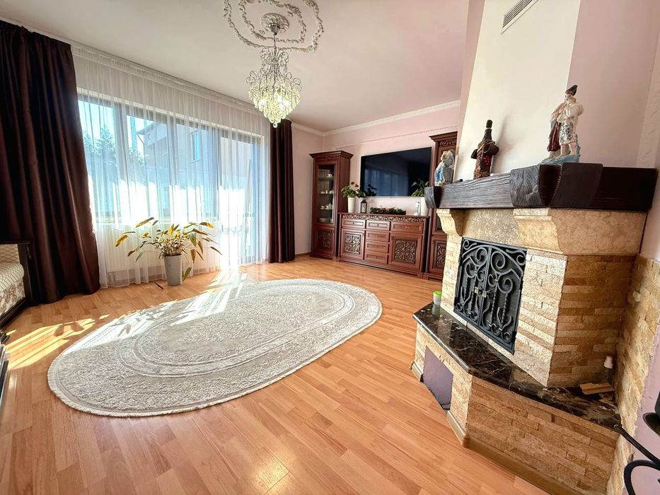 Продаж будинку в  Брюховичах