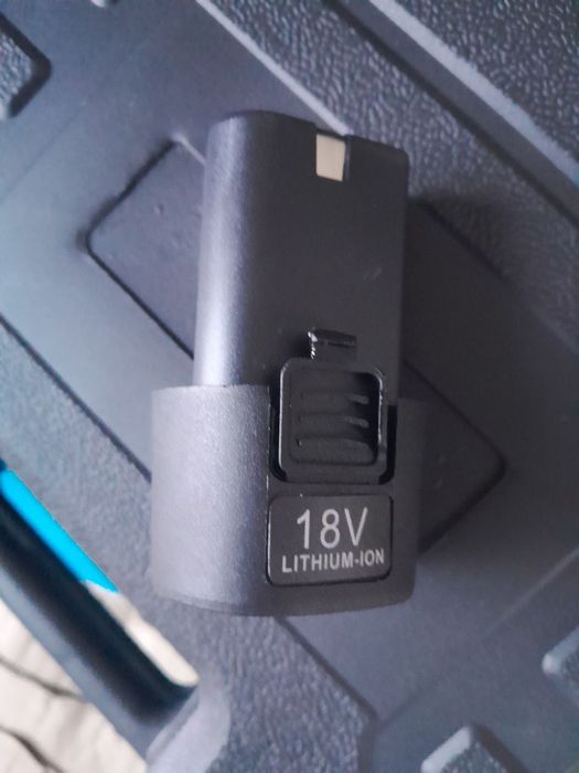 Аккумулятор 18В 2Ач Батарея Li-Ion Универсальный Новый Недорого Продам