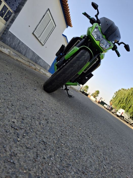 Kawasaki z 750 naked