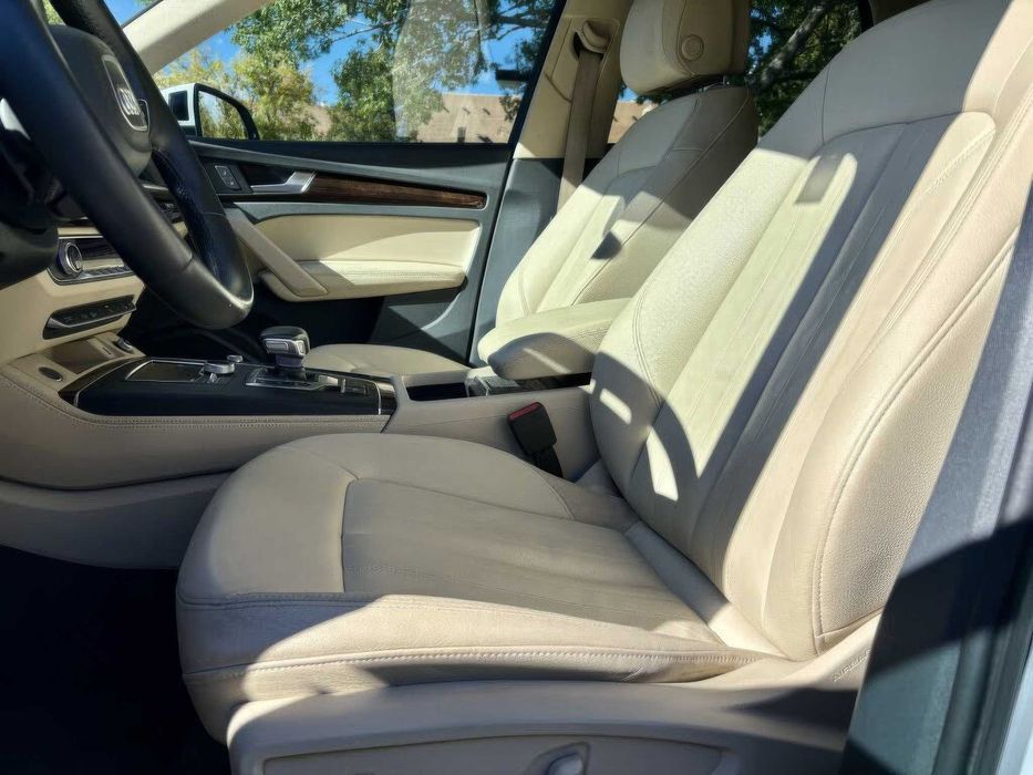 Audi Q5 quattro Premium Plus      2019