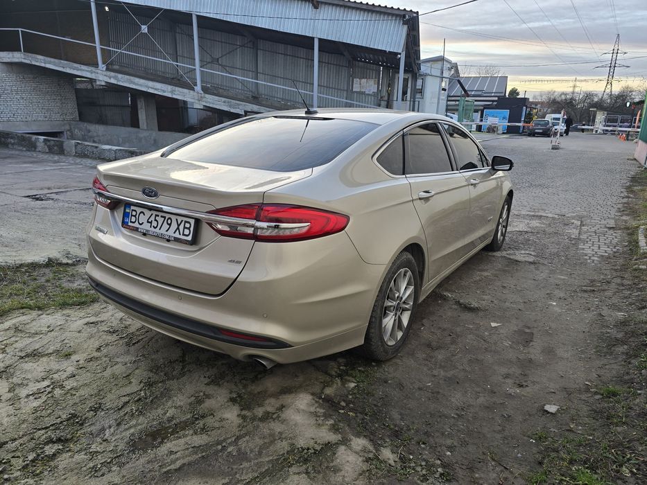 Оренда авто Ford Fusion hybrid