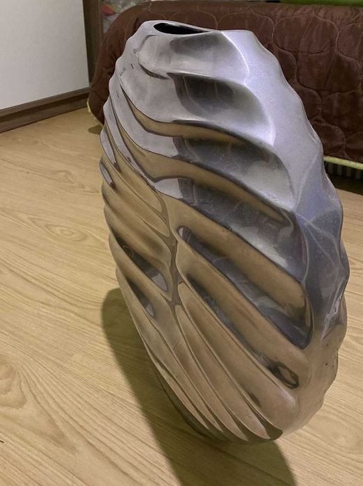 Jarro decorativo em metal!