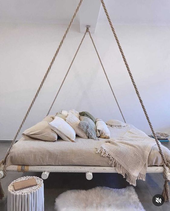 Cama suspensa 1,60m x 2,0m, para uso interior ou exterior.