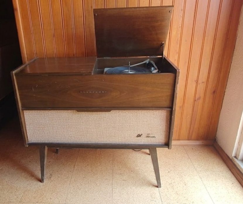 Radio Blaupunkt Typ 41100 Musiktruhe Stereo — Funcional — Anos 1960