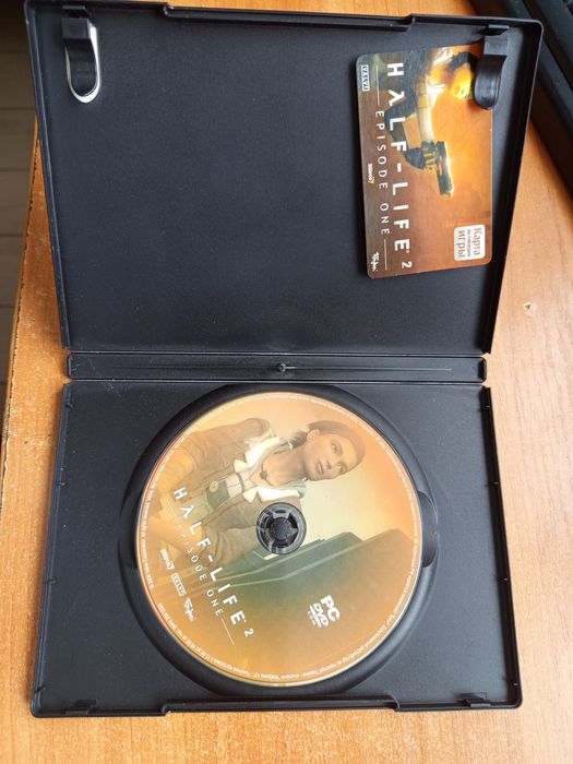 Гра диск Half-Life 2 тільки самовивіз
