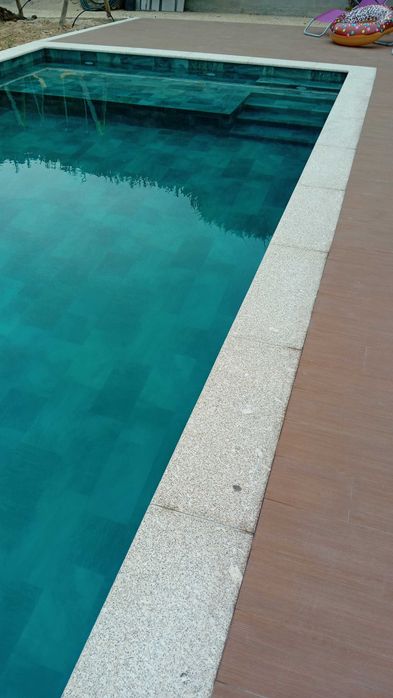 Construcao de piscinas churrasqueiras manutenção de jardins