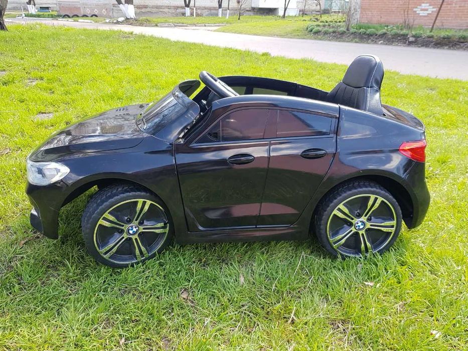 Продам електромобіль дитячий Bambi Racer на радіокеруванні BMW 6gt
