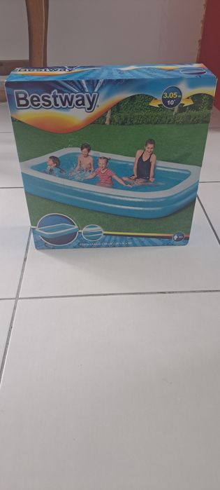 Piscina retangular familiar bestway  nova