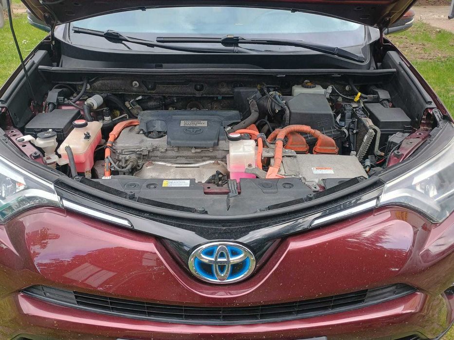 Toyota RAV4 2016r benz +gaz +hybryda 67.000zl