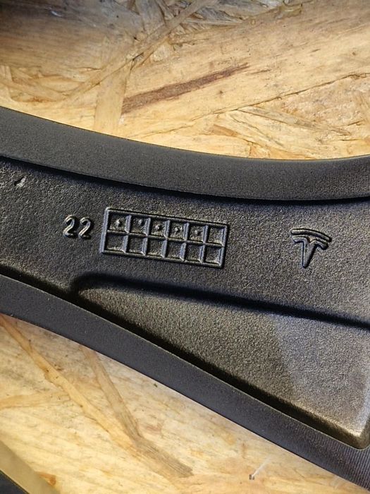 tesla model y felga 21 118822700b
