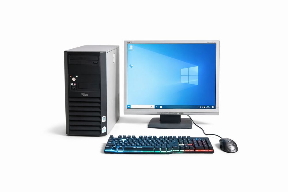 Komputer + monitor | Windows 10 PRO | Fujitsu Siemens | 5 SZT.