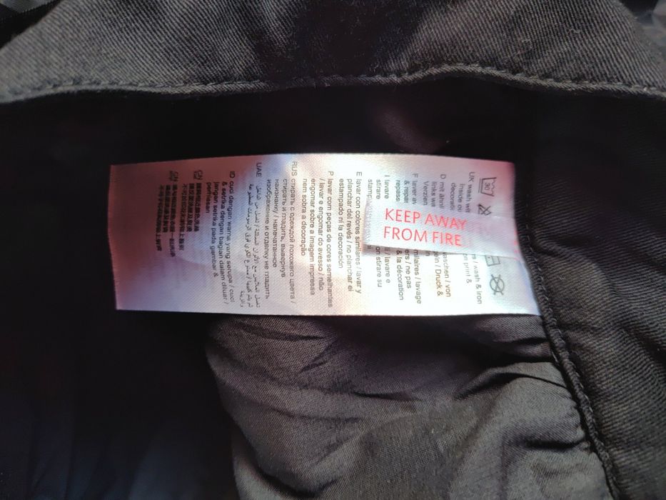 Spódniczka czarna z siateczka rozkloszowana rozm  164 cm Esprit