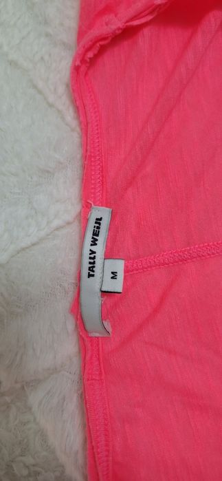Conjunto Verão: T-shirt Pink "Kiss Me" Tam + Saia Rosa Pastel Tam. M