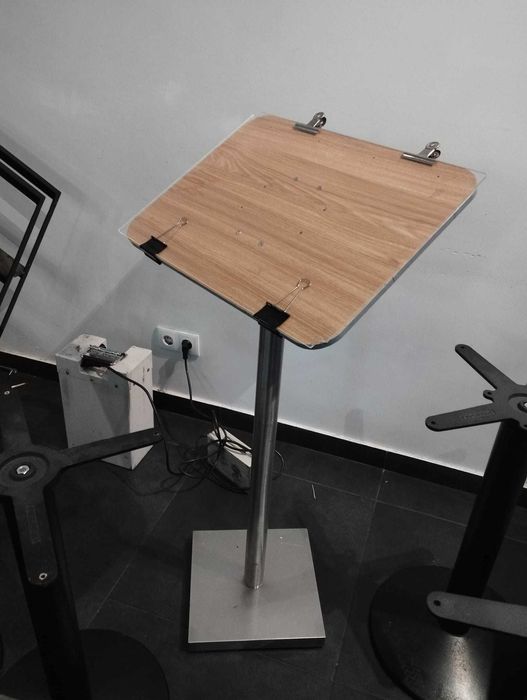 expositor de menu para restaurante
Expositor de menu para restaurante