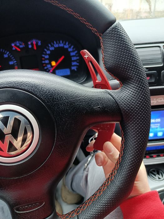 Декоративні накладки на руль (підрульові пелюстки)