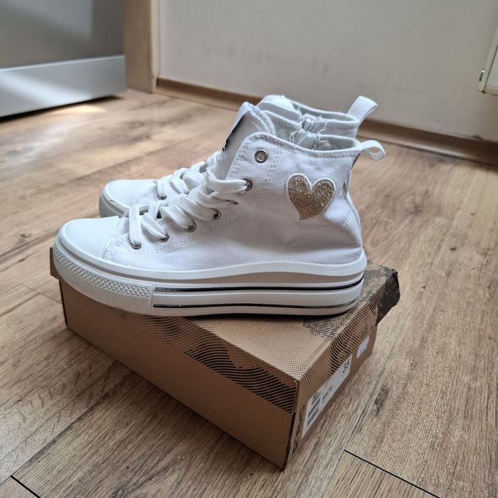 Trampki długie białe rozm. 35