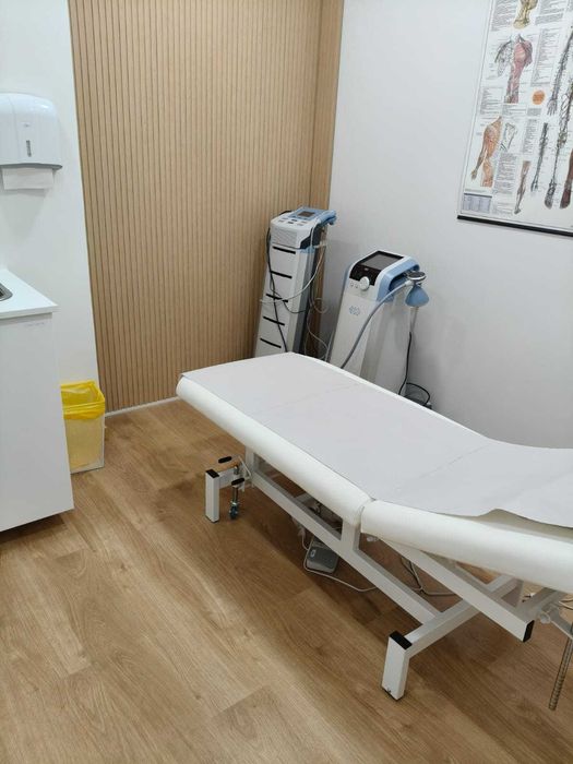 Alugam-se gabinetes em clínica na área da saúde e estética.