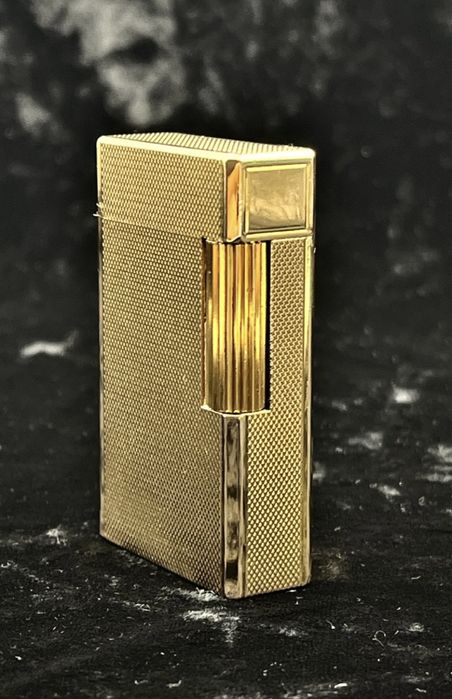 Isqueiro ST Dupont banhado ouro