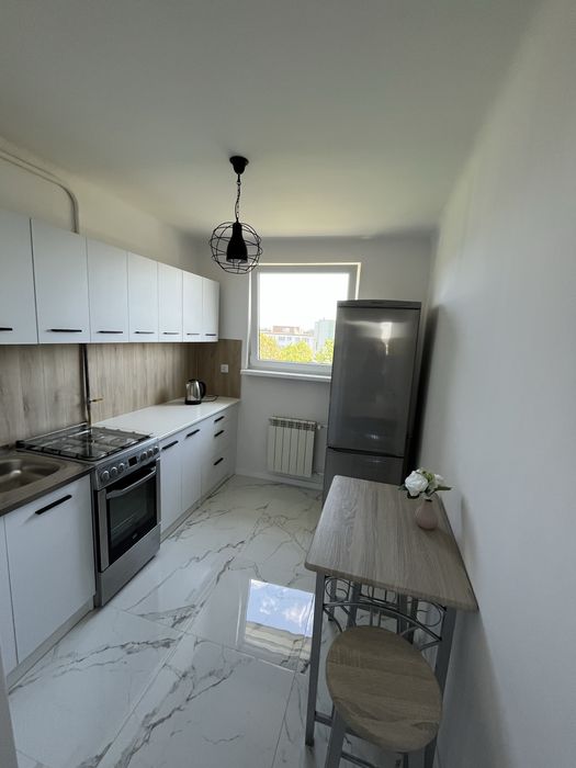 Mieszkanie na wynajem Pełne M4 50 m² centrum  NOWE po remoncie! 3 pokoje umeblowane – pohled 5