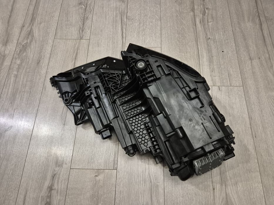 Фара ліва Audi Q8 2019-2023 USA