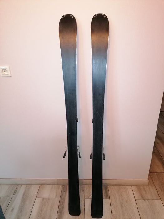 Narty zjazdowe Atomic Nomad