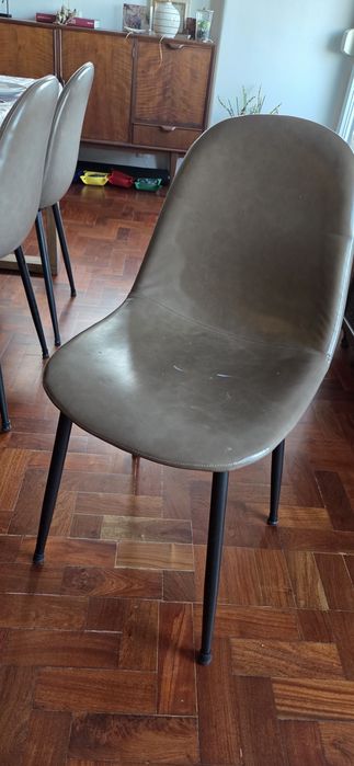 Cadeiras estilo moderno industrial Eames