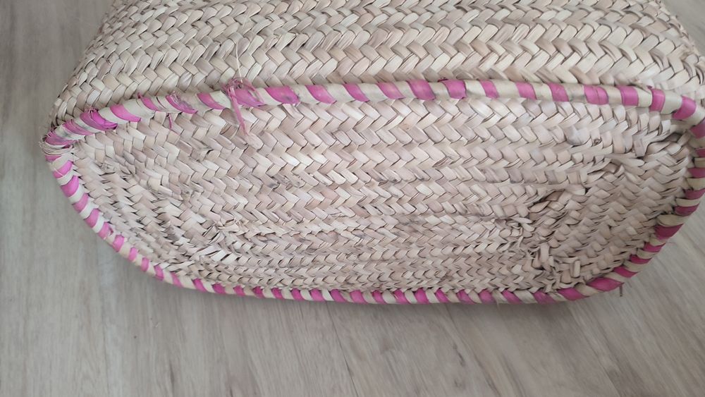 Cesta em vime/ palhinha