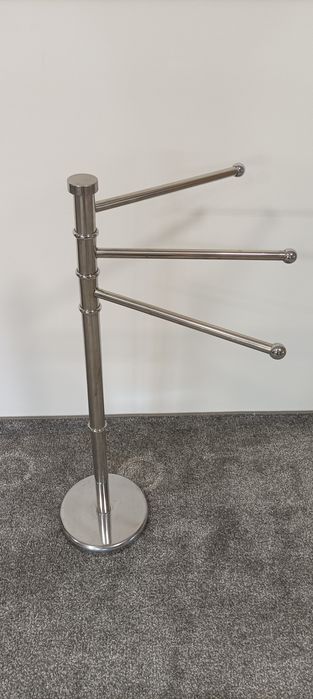 Stojak, wieszak na ubrania, metalowy chrom