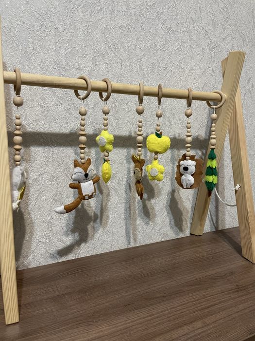 Мобіль дерев'яний підлоговий Монтессорі Лісові звірята