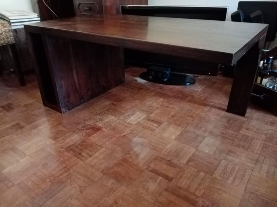 Mesa de Nogueira Maciça