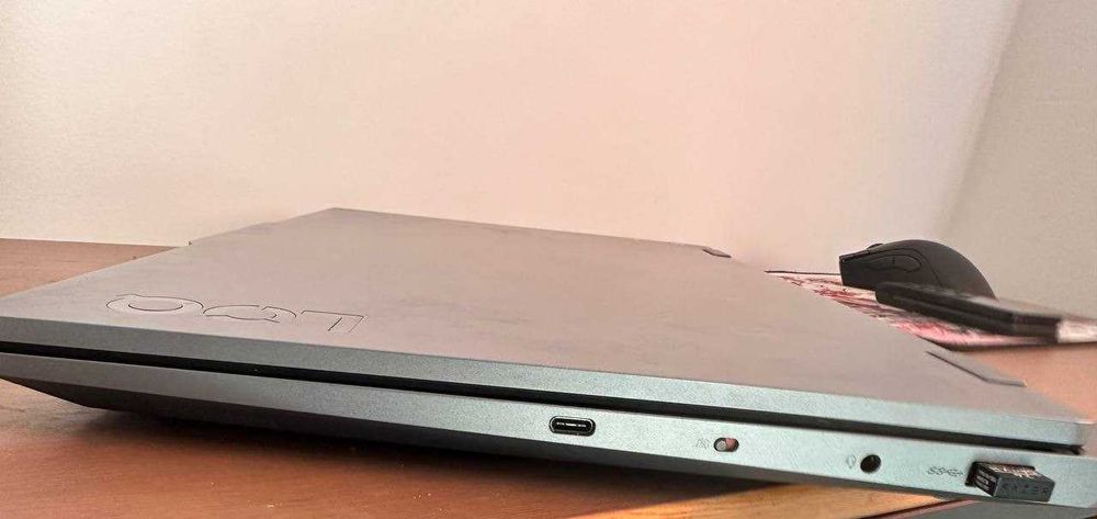 Lenovo LOQ 15IAX9