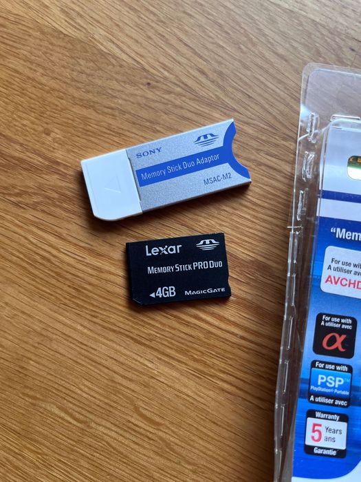 Memory stick pro duo SONY + karta pamięci 4gb