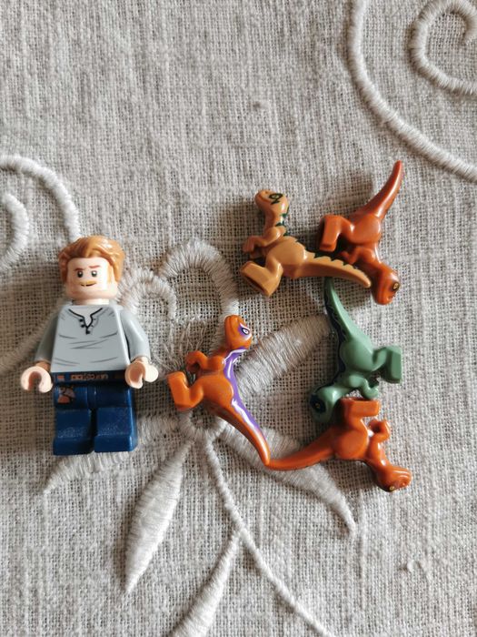 1kg Lego City, Jurrasic, Technic, Ninjago Owen Grady, 5 dinozaurów