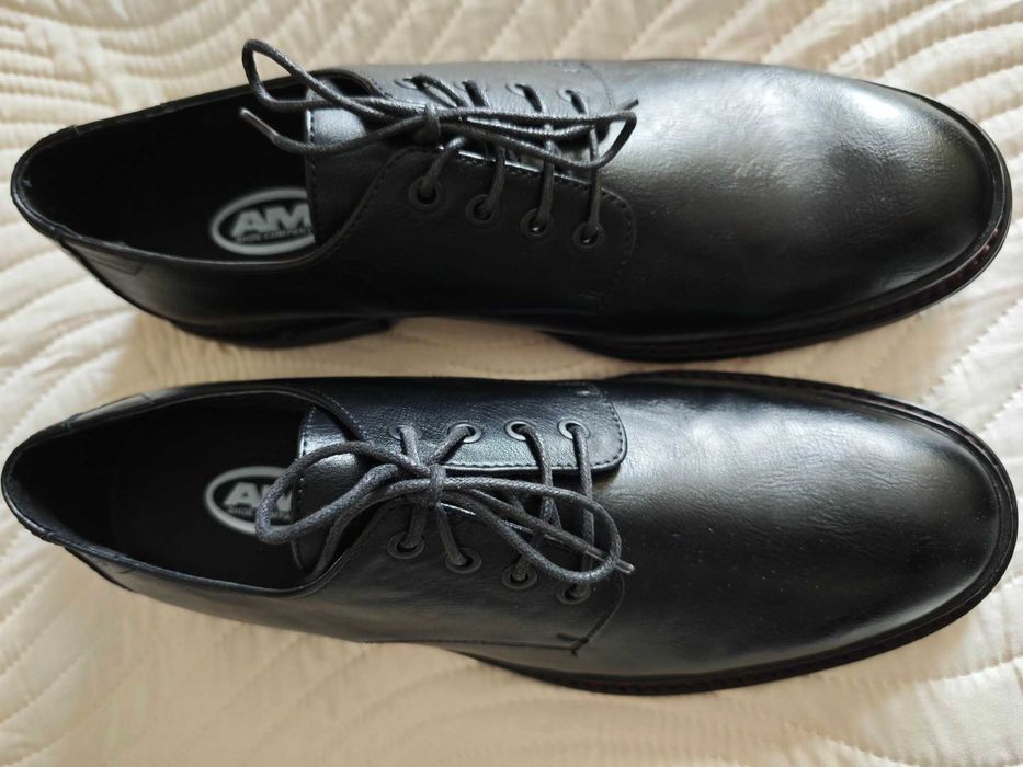 Buty wizytowe nowe czarne.