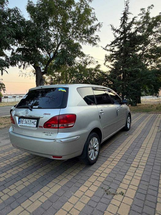 Продам Toyota Avensis Verso 2002 р.в.