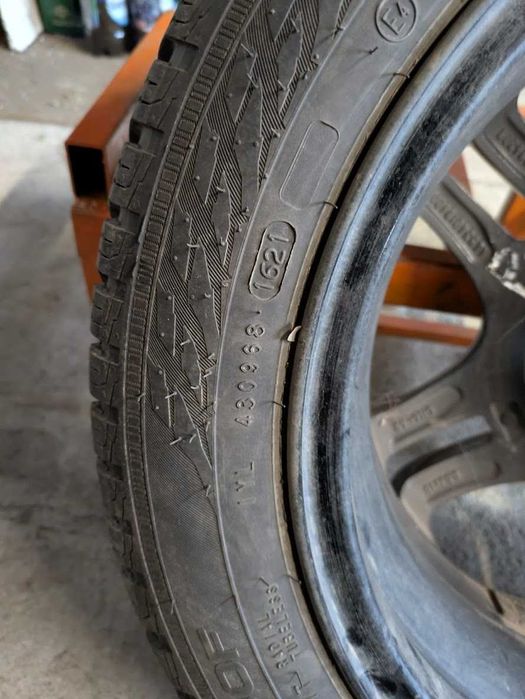 Felgi 4x100 z oponami zimowymi.