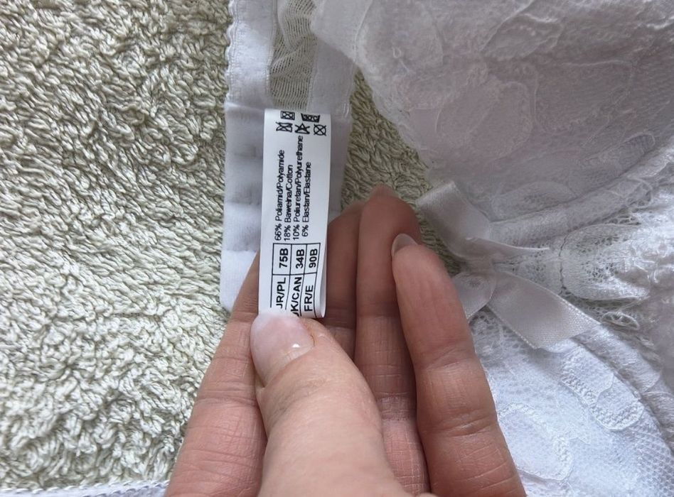Biustonosz Mat 75B