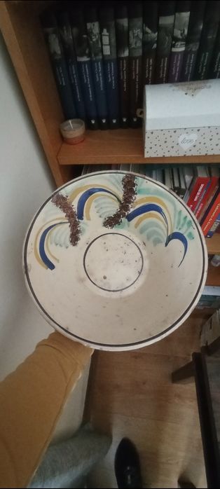 Palangana da faiança dita ratinho em bom estado.