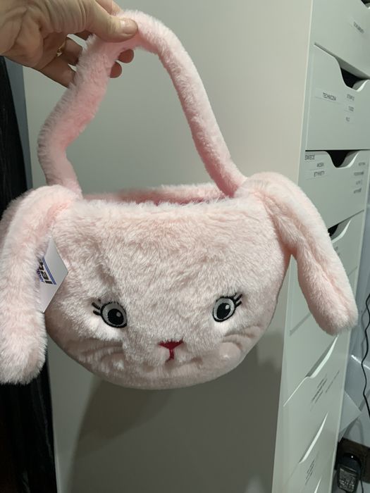 Koszyk wielkanocny  pluszowy dla dzieci