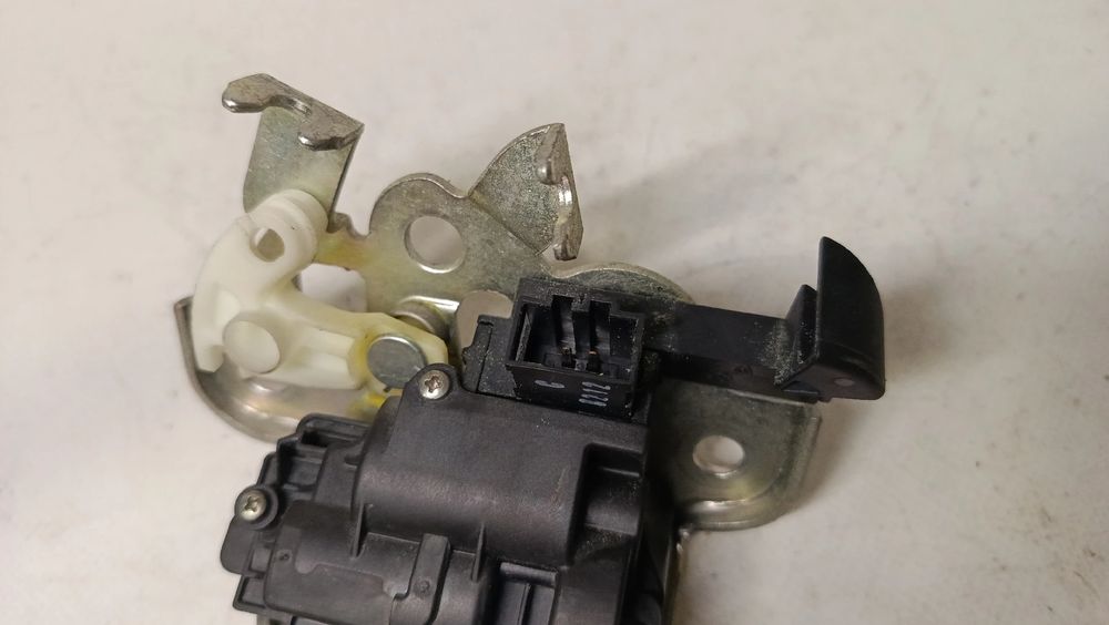 Fechadura / fecho da mala AUDI A3 (8P1)