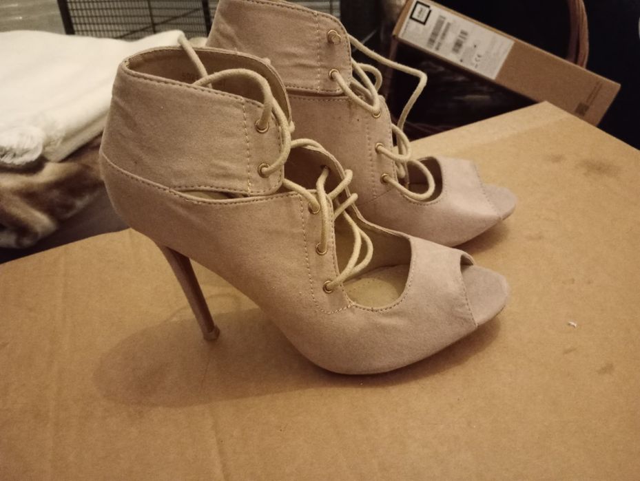 Buty na obcasie piękne polecam