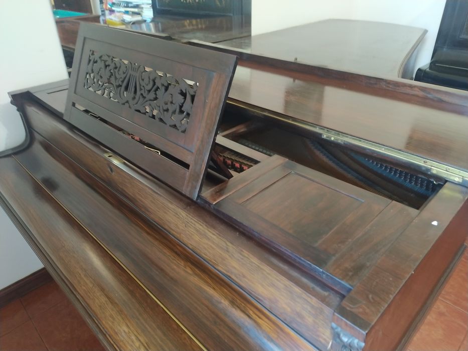 Piano de cauda John Broadwood & sons London