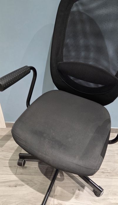 Fotel biurowy w dobrym stanie