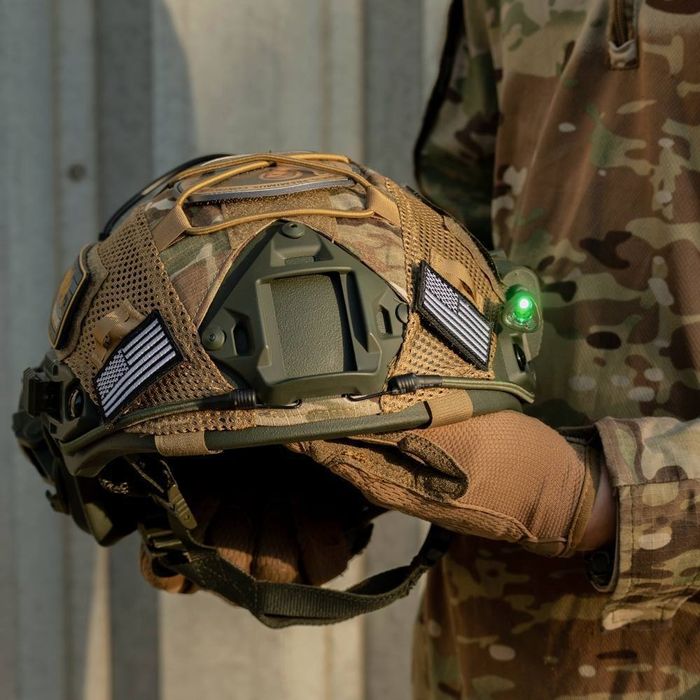 Військовий шолом каска Fast Helmet NIJ 3A + активні навушники Walkers та  ліхтар на шолом