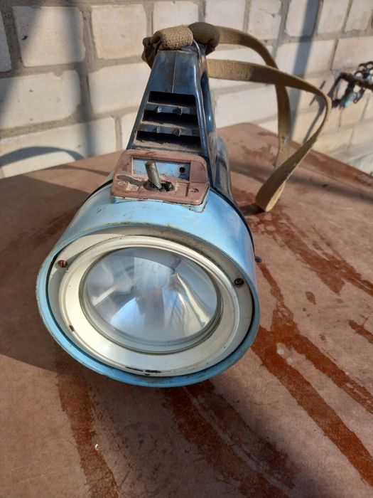 Фонарь без АКБ б/у