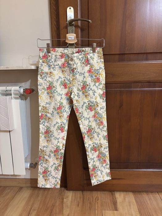 Damskie spodnie w kwiaty