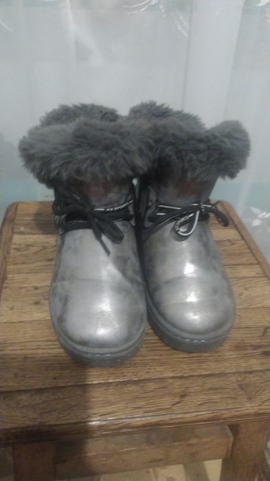 Взуття зимове дитяче. Розмір 32. Стан ідеальний. 250грн. Пересилаю