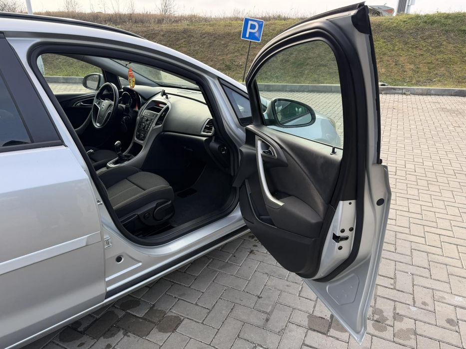 Продам Opel Astra J 1.3 cdti 95 к.с 2011рік